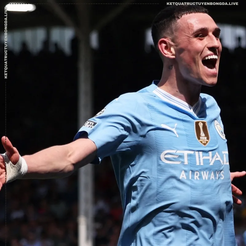 Ngôi sao trẻ Phil Foden thuộc Man City đang đá cho ĐT Anh